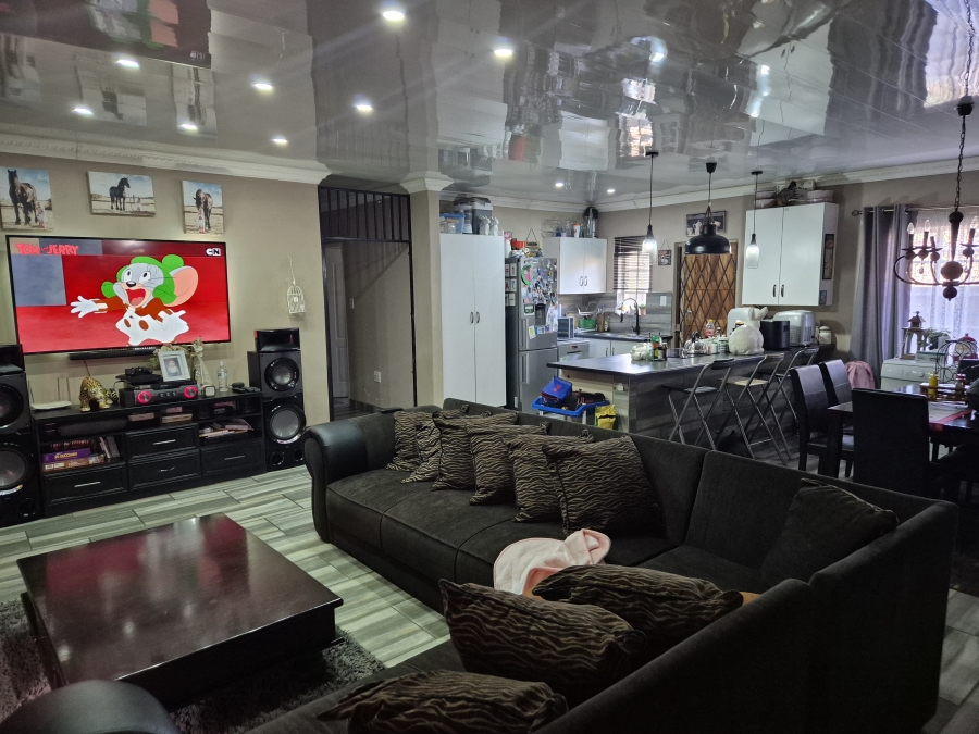 3 Bedroom Property for Sale in Elandia North West